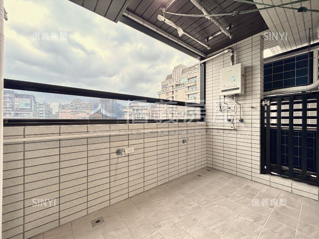 『專任』昕上城３房車位房屋室內格局與周邊環境