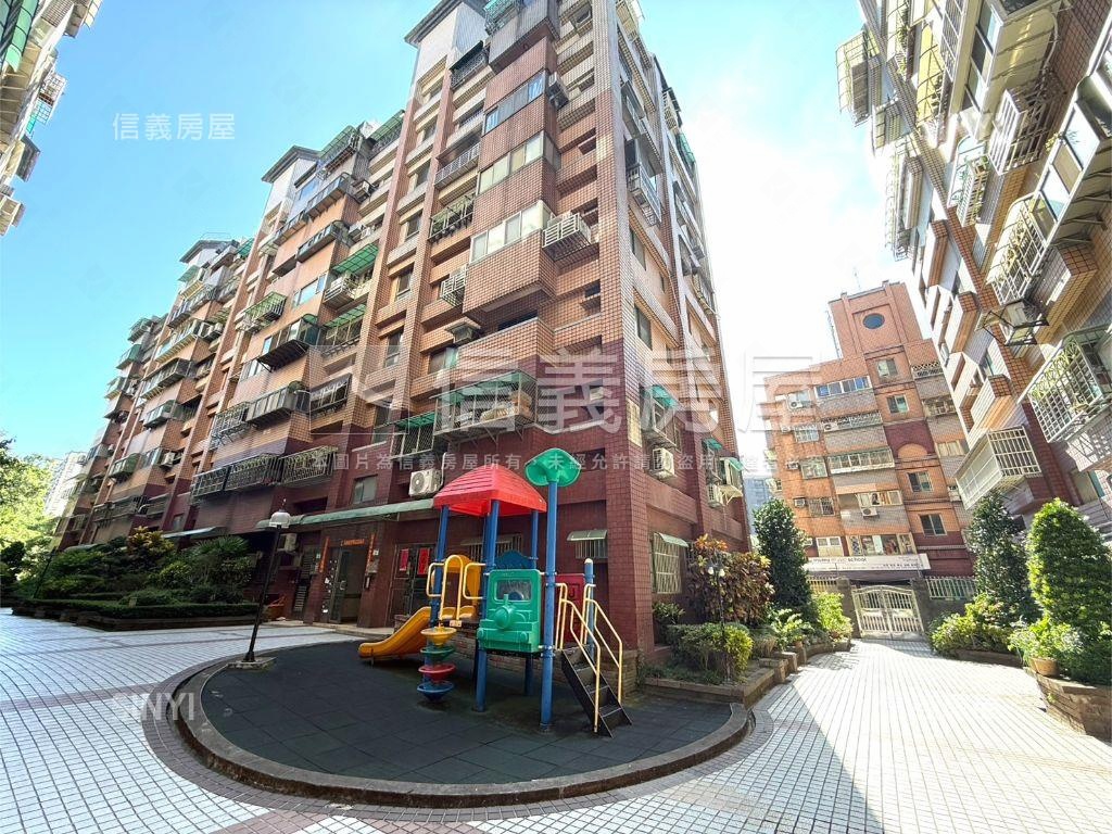 專任海山中國城三房車位房屋室內格局與周邊環境