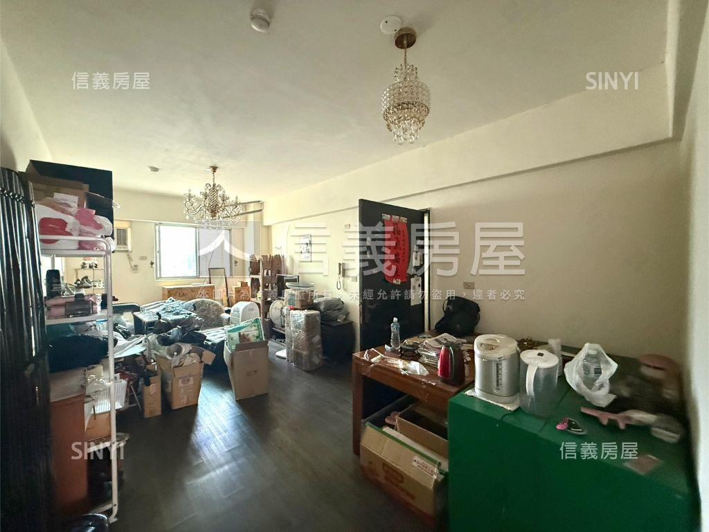 專任海山中國城三房車位房屋室內格局與周邊環境