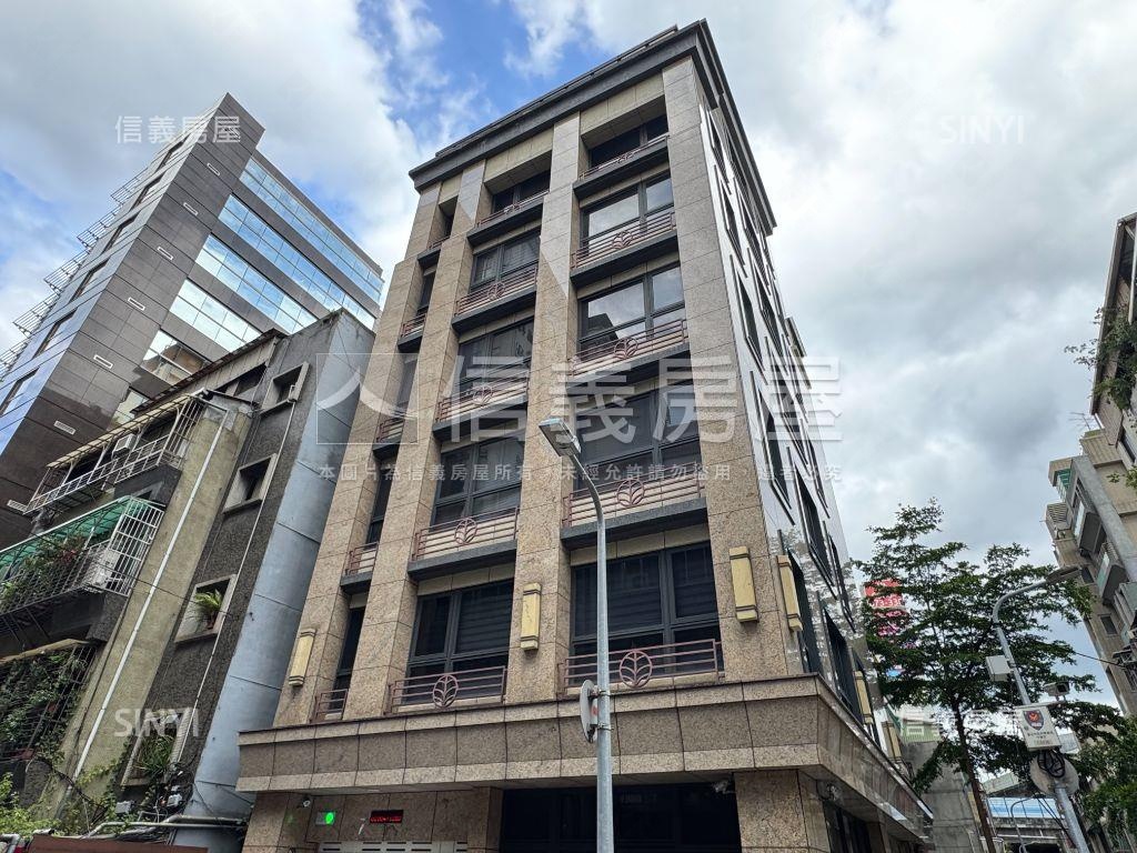 華山文創華泰苑裝潢美三房房屋室內格局與周邊環境