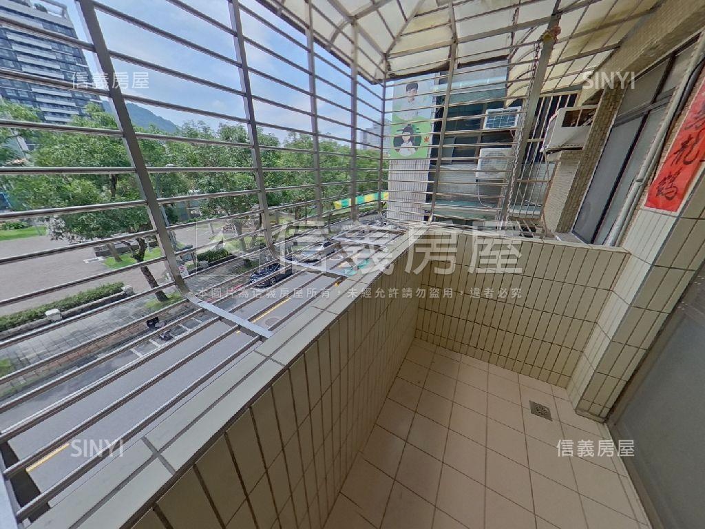 捷運面公園綠景邊間三樓房屋室內格局與周邊環境