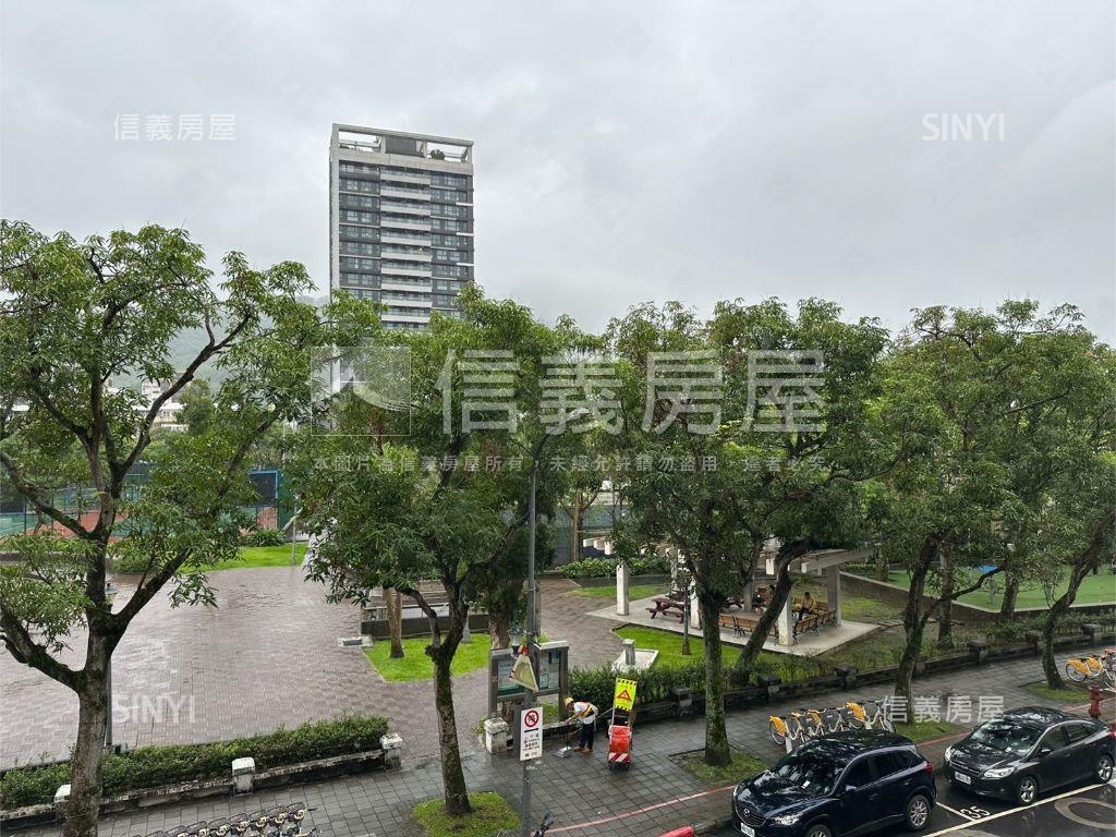 捷運面公園綠景邊間三樓房屋室內格局與周邊環境