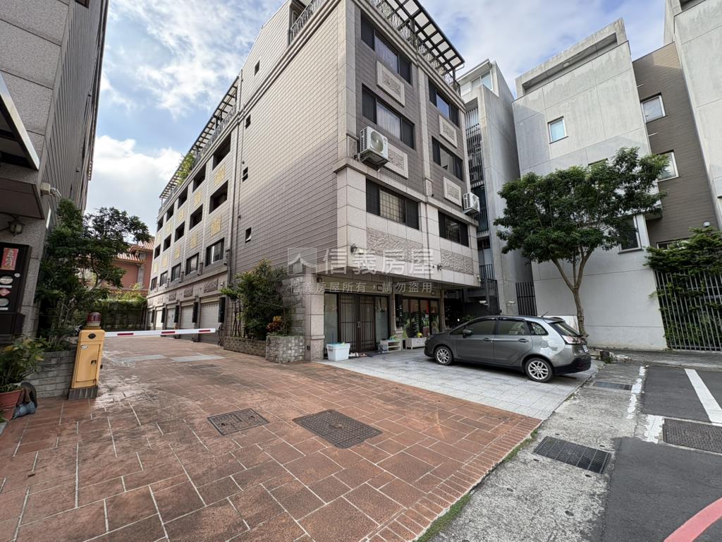 新紐約Ⅱ臨路邊間美墅房屋室內格局與周邊環境