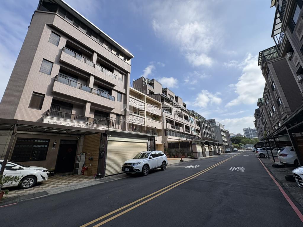 新紐約Ⅱ臨路邊間美墅房屋室內格局與周邊環境