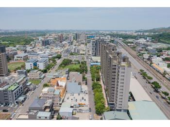 烏日商一大面寬坪效棒美地
