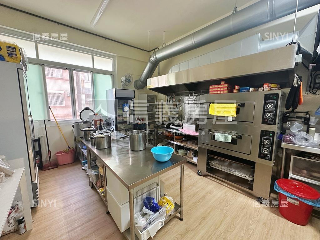 鳳山吃市前路後巷透金店面房屋室內格局與周邊環境
