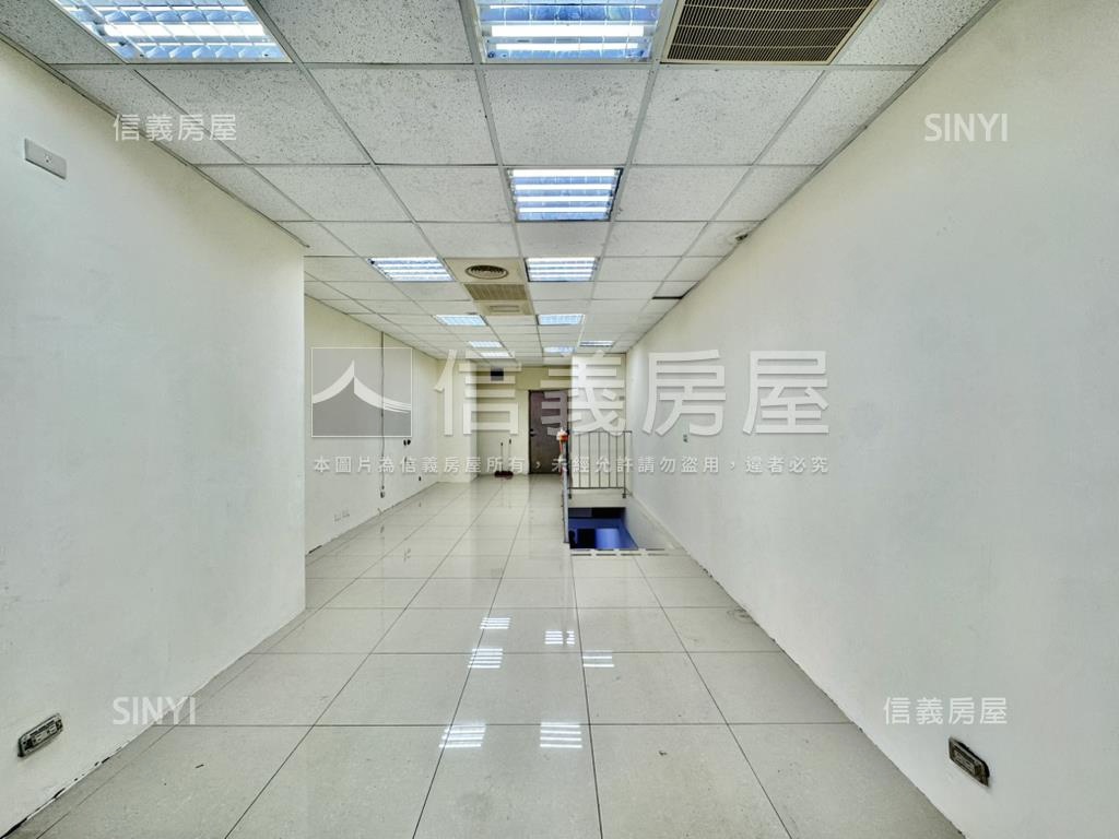 專任正學府路一段金店面房屋室內格局與周邊環境