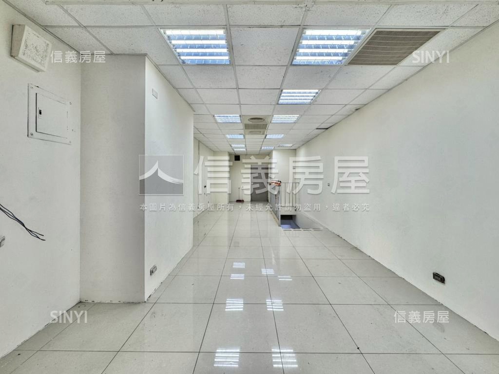 專任正學府路一段金店面房屋室內格局與周邊環境