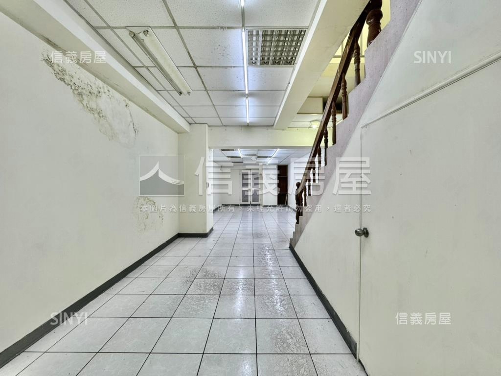 專任正學府路一段金店面房屋室內格局與周邊環境