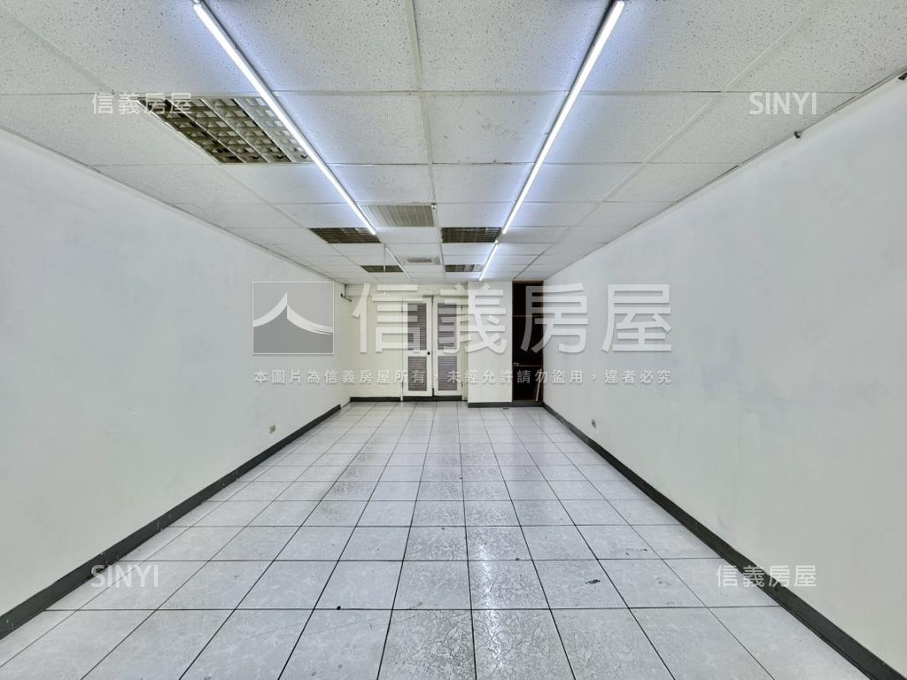 專任正學府路一段金店面房屋室內格局與周邊環境