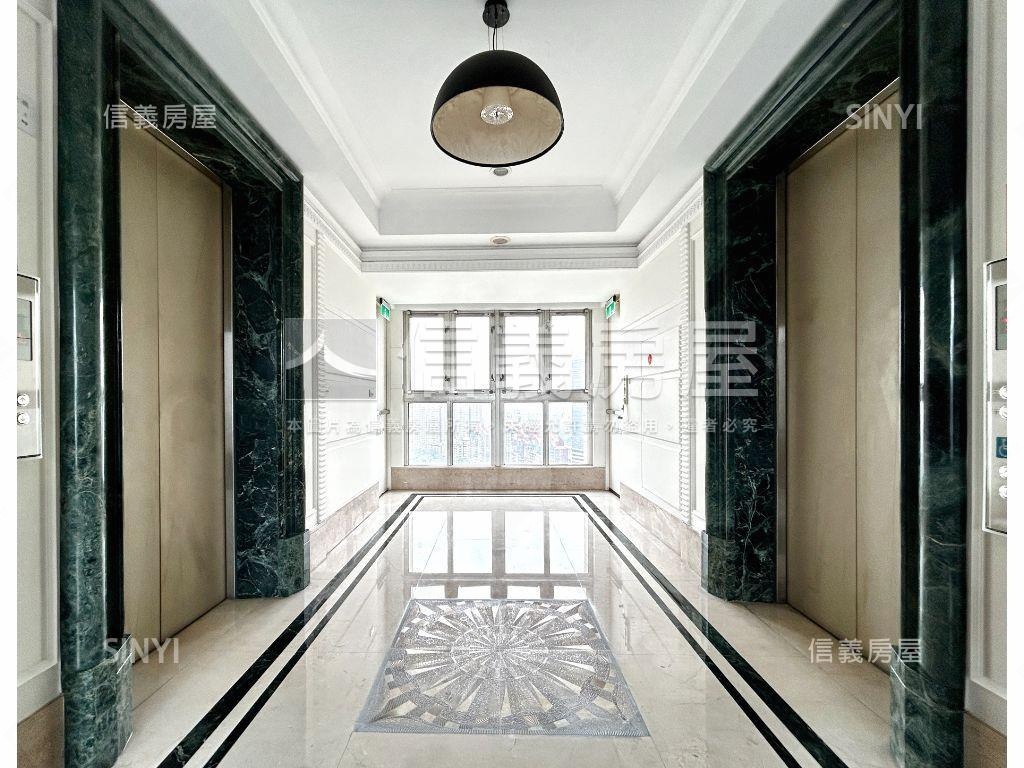 亞灣巴洛克豪邸樓中樓房屋室內格局與周邊環境