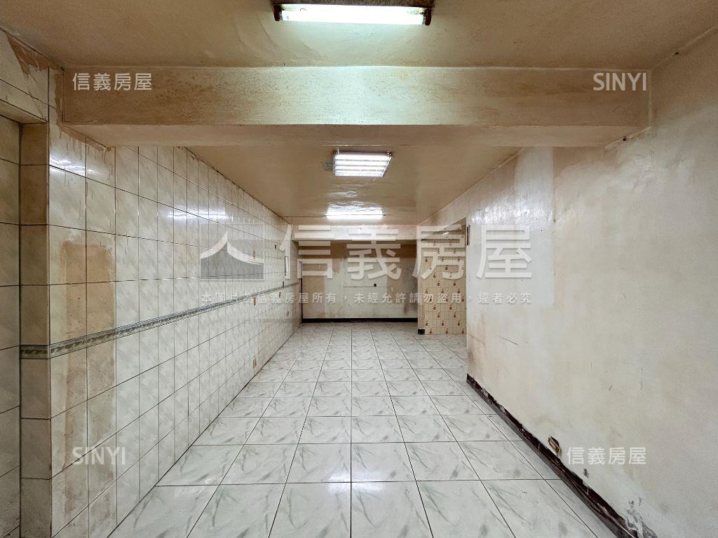 邊間一樓大庭院地下室房屋室內格局與周邊環境