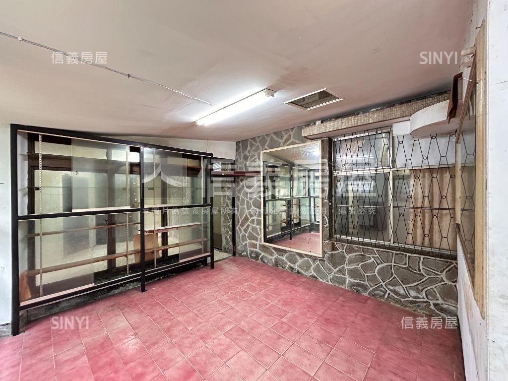 邊間一樓大庭院地下室房屋室內格局與周邊環境