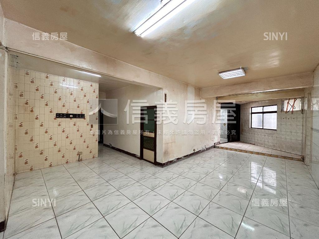 邊間一樓大庭院地下室房屋室內格局與周邊環境