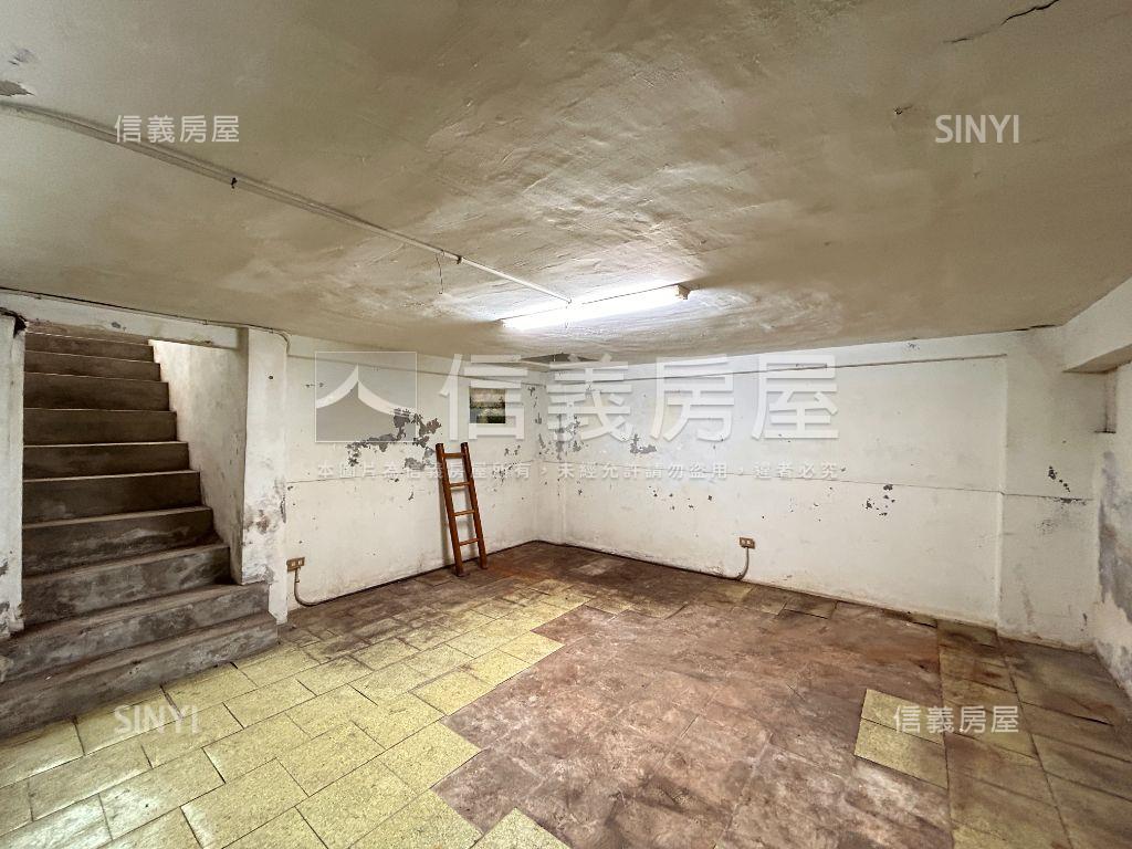 邊間一樓大庭院地下室房屋室內格局與周邊環境