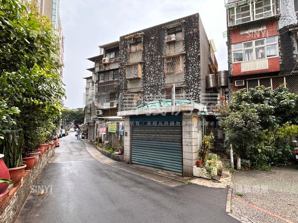 邊間一樓大庭院地下室房屋室內格局與周邊環境