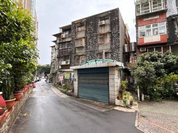 邊間一樓大庭院地下室