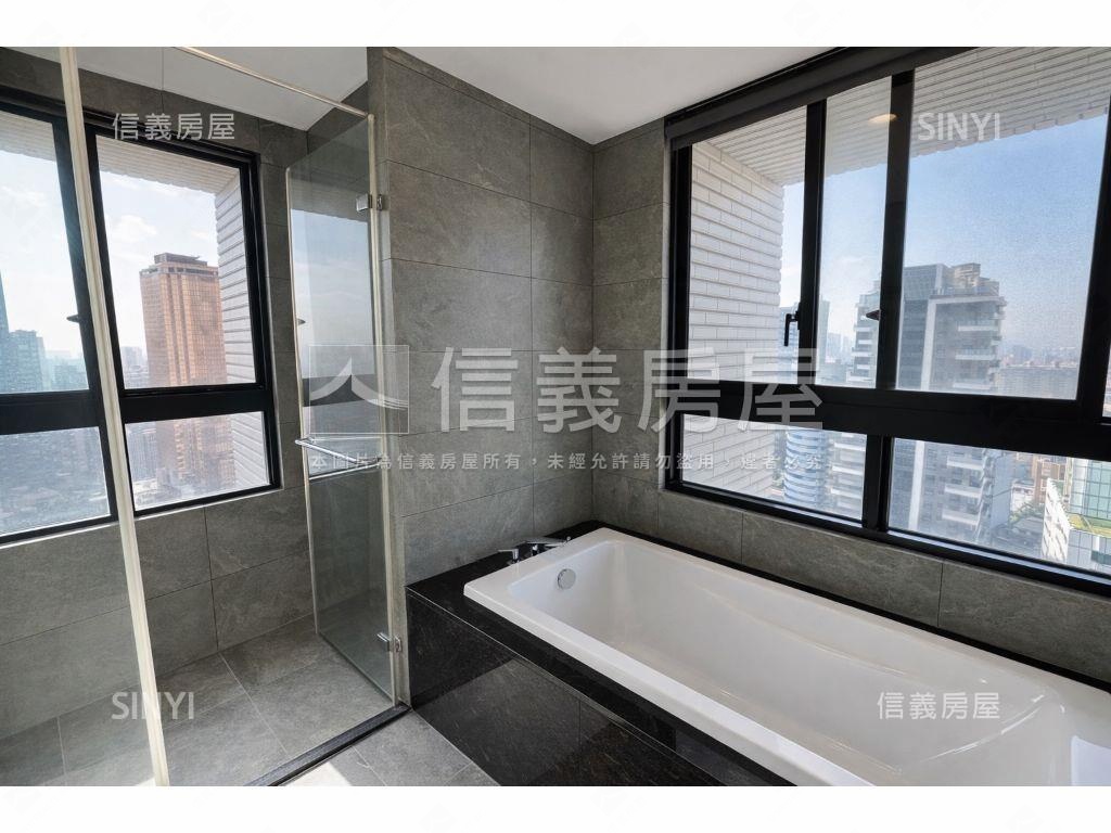 國泰御博苑帝王３房雙平車房屋室內格局與周邊環境