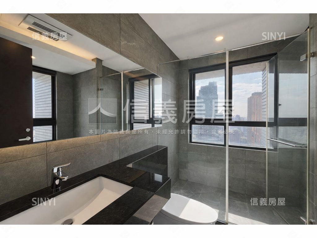 國泰御博苑帝王３房雙平車房屋室內格局與周邊環境