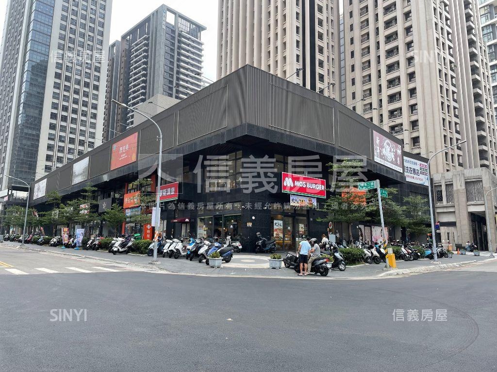 近好市多邑品軒Ｃ棟８樓房屋室內格局與周邊環境