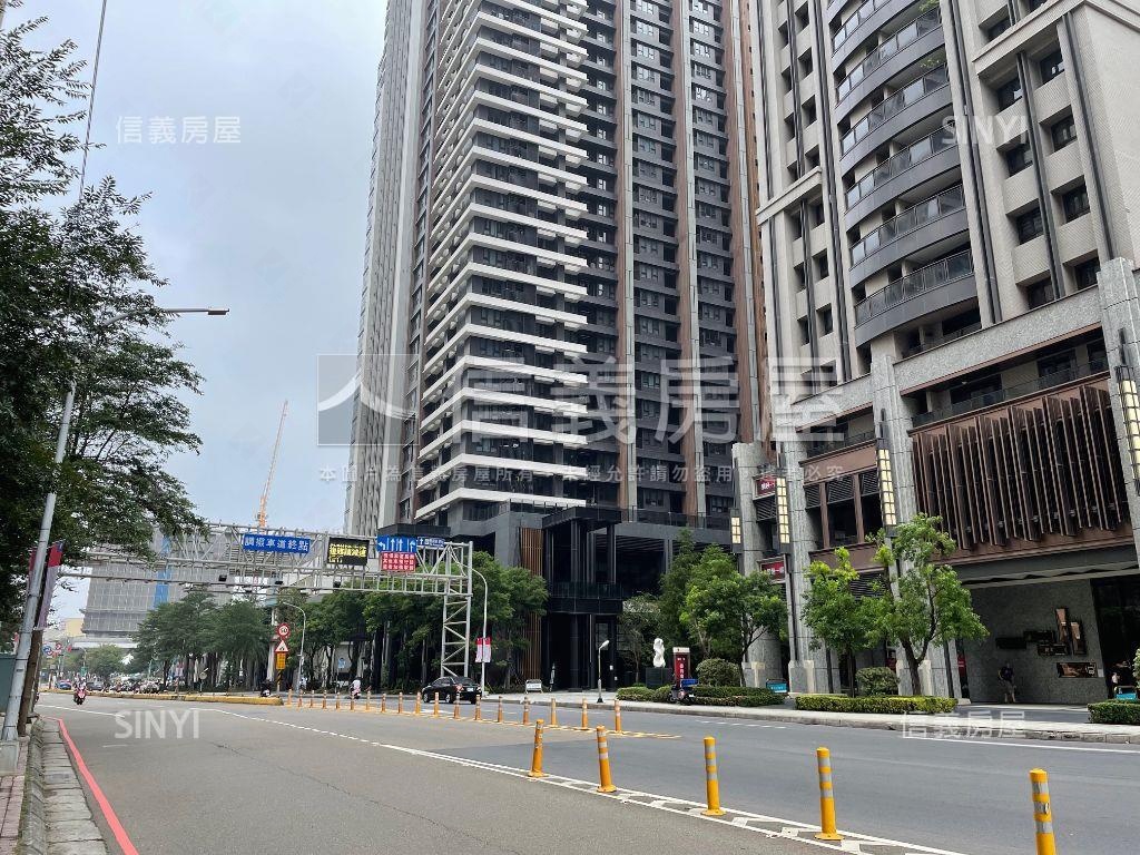 近好市多邑品軒Ｃ棟８樓房屋室內格局與周邊環境