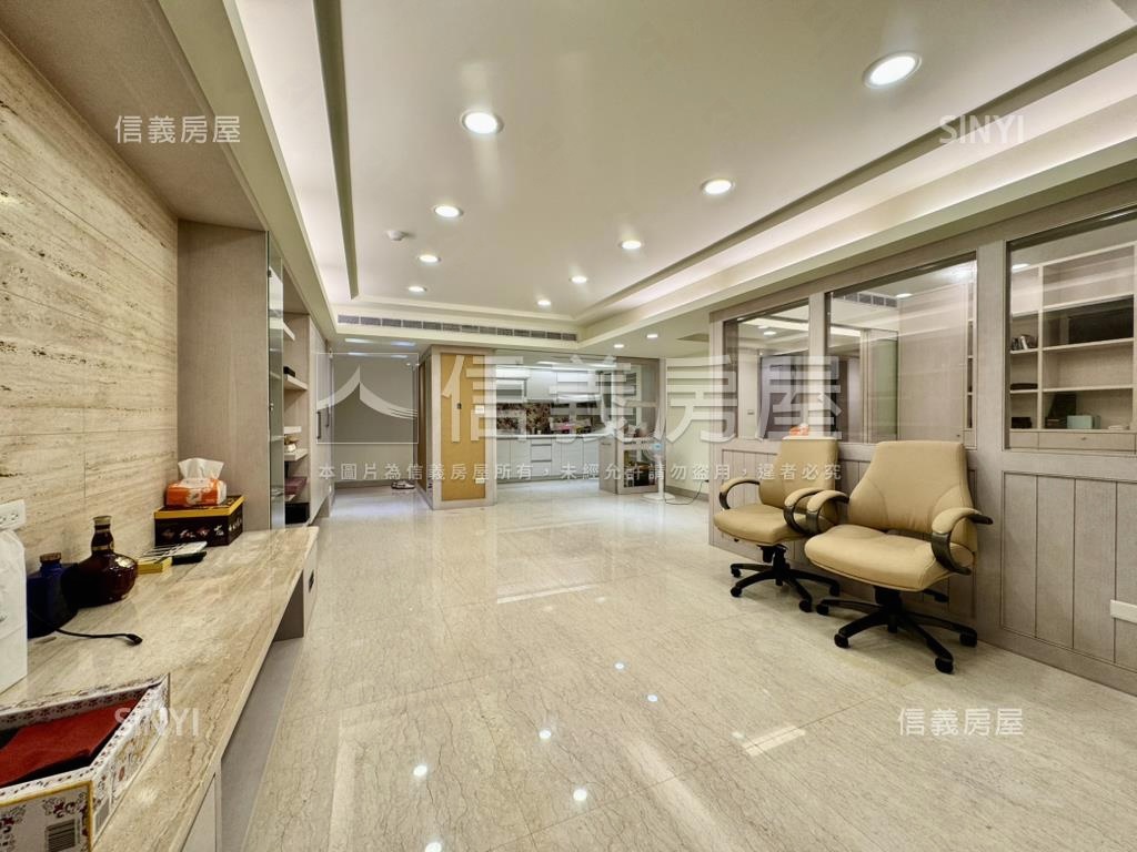 公教住宅電梯美三房車位房屋室內格局與周邊環境