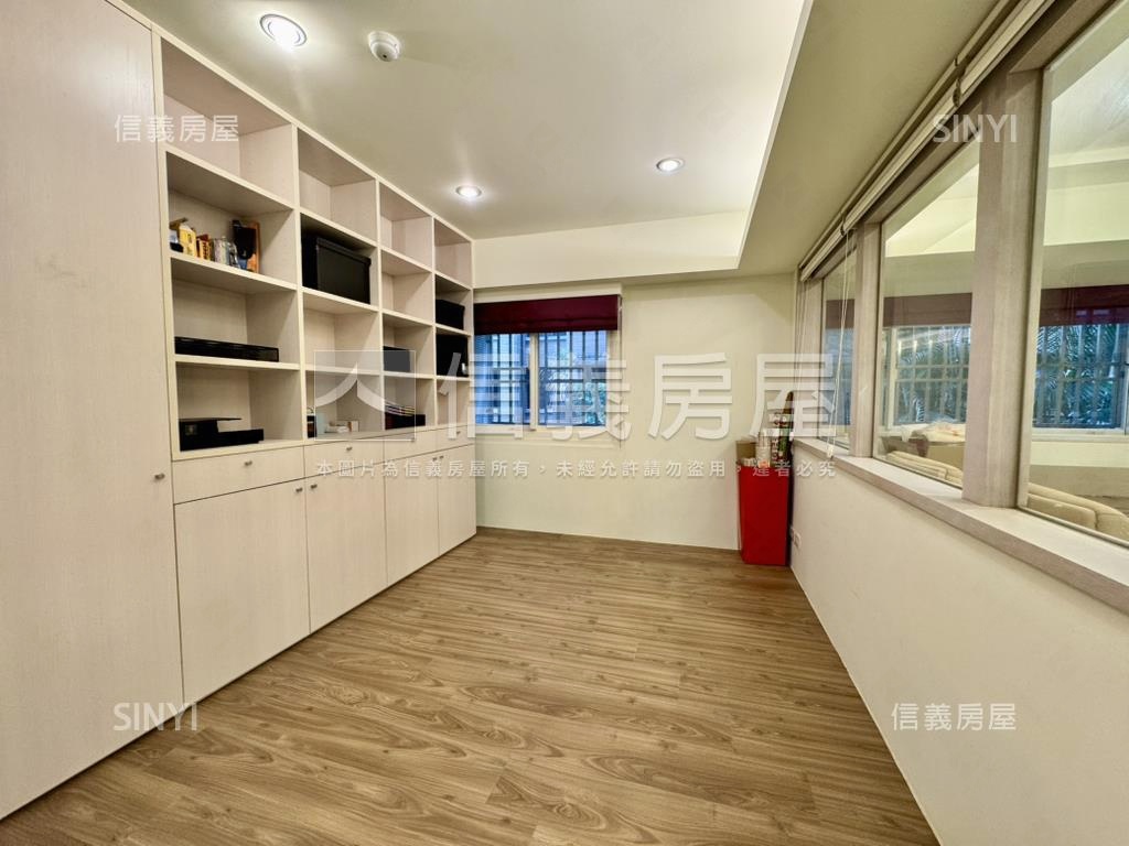 公教住宅電梯美三房車位房屋室內格局與周邊環境