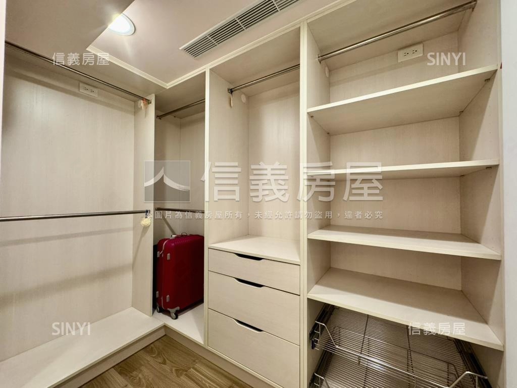 公教住宅電梯美三房車位房屋室內格局與周邊環境