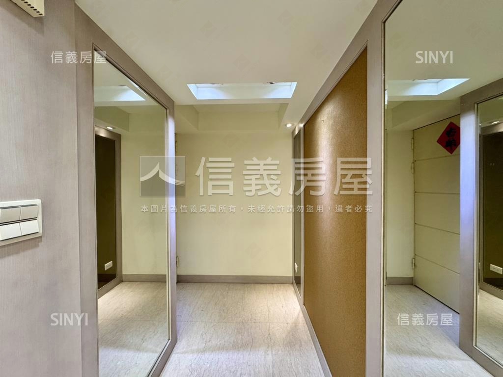 公教住宅電梯美三房車位房屋室內格局與周邊環境