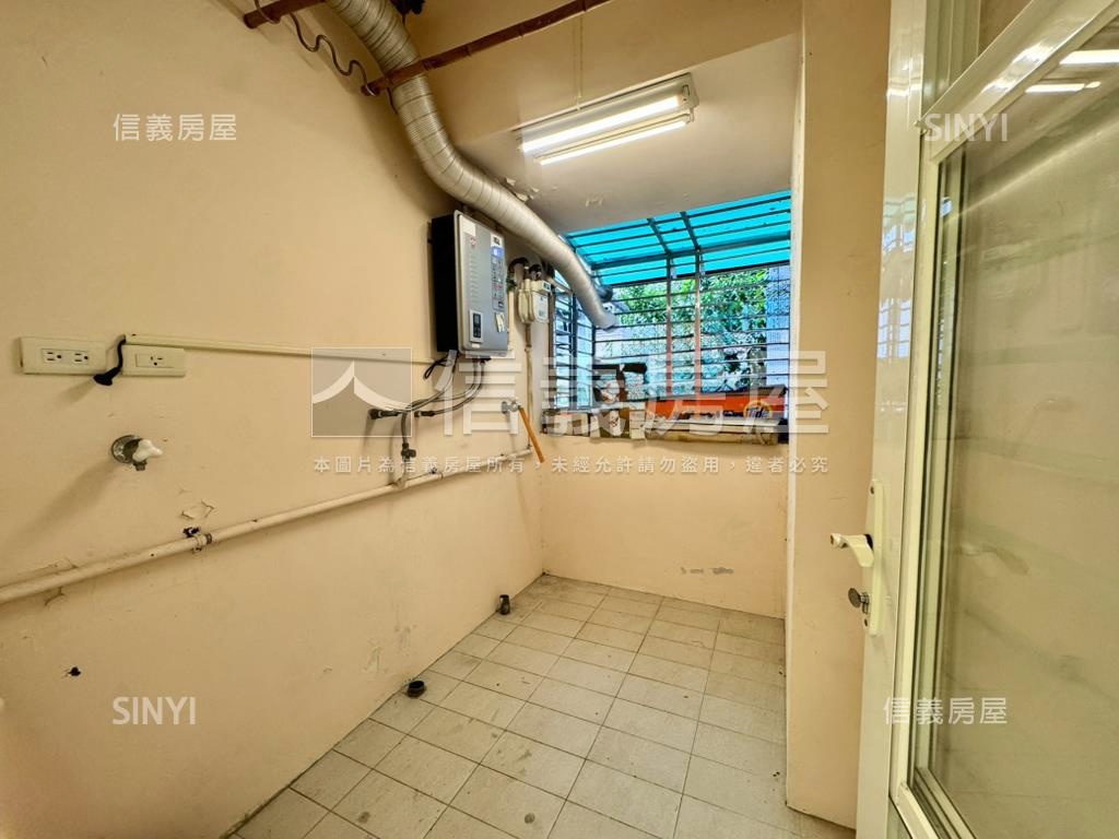 公教住宅電梯美三房車位房屋室內格局與周邊環境