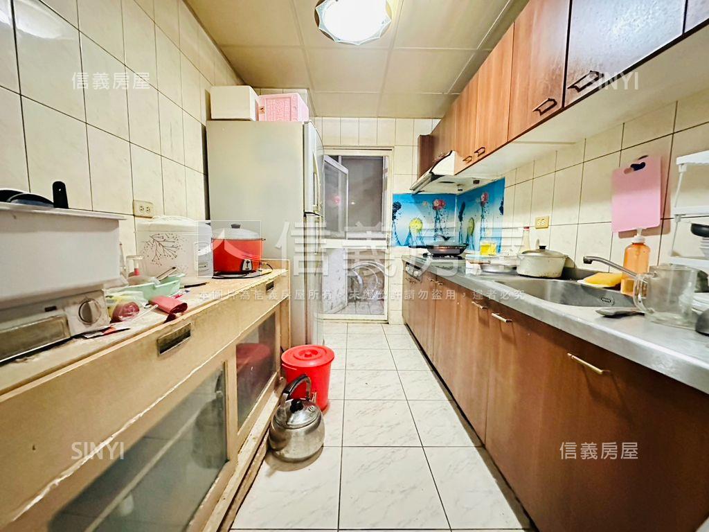 近７４震後大四房平車房屋室內格局與周邊環境