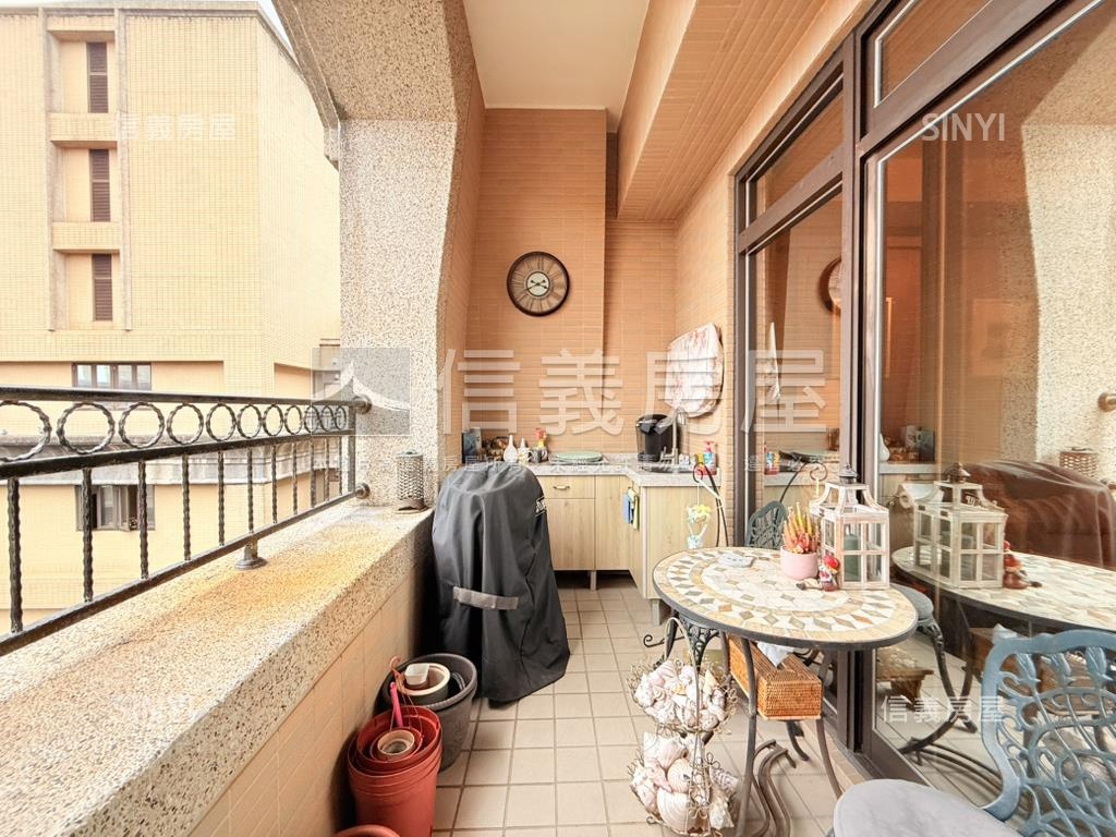 國際館美式豪邸房屋室內格局與周邊環境