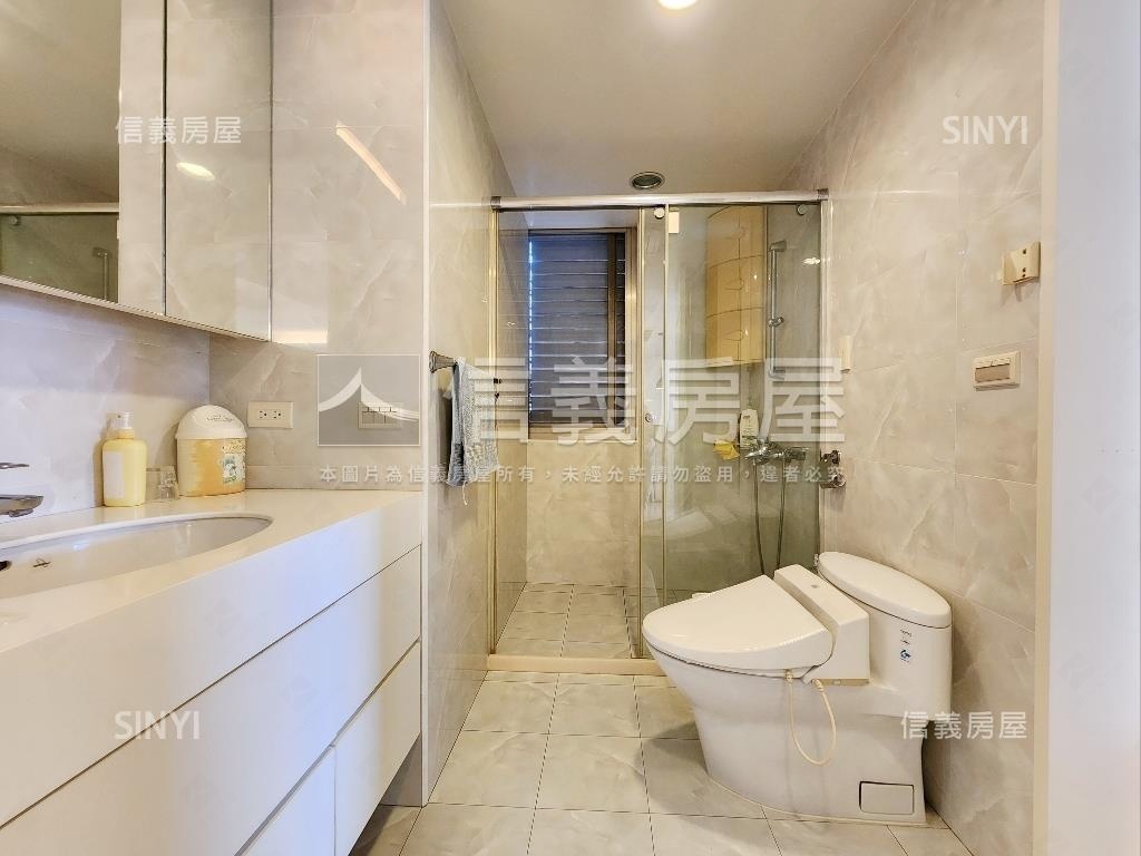 正面大景－白雲山莊房屋室內格局與周邊環境