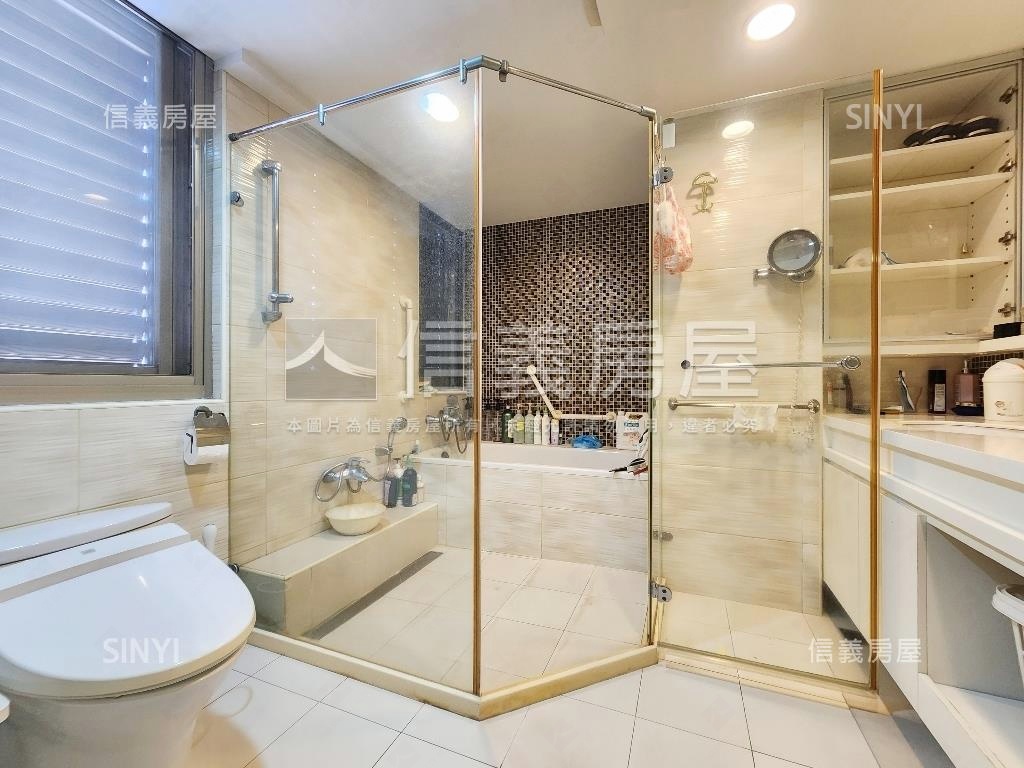 正面大景－白雲山莊房屋室內格局與周邊環境