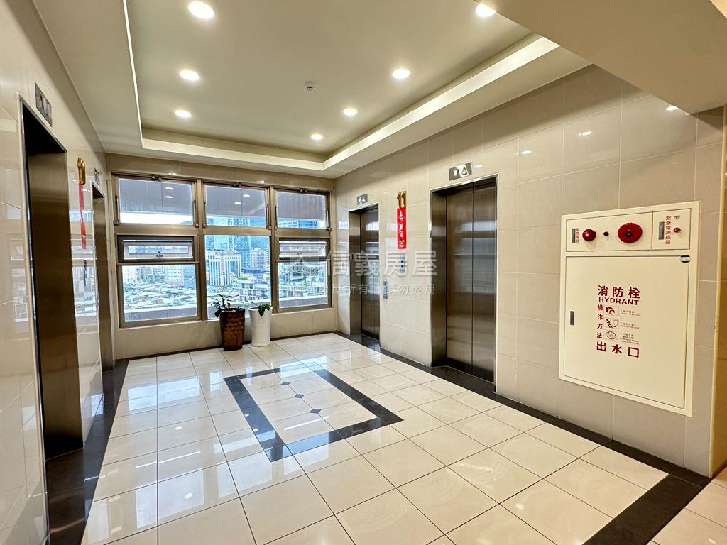 專任新寶帷幕高樓美景房屋室內格局與周邊環境