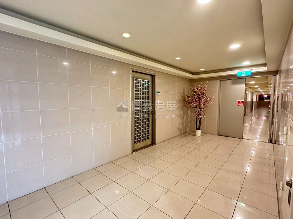 專任新寶帷幕高樓美景房屋室內格局與周邊環境