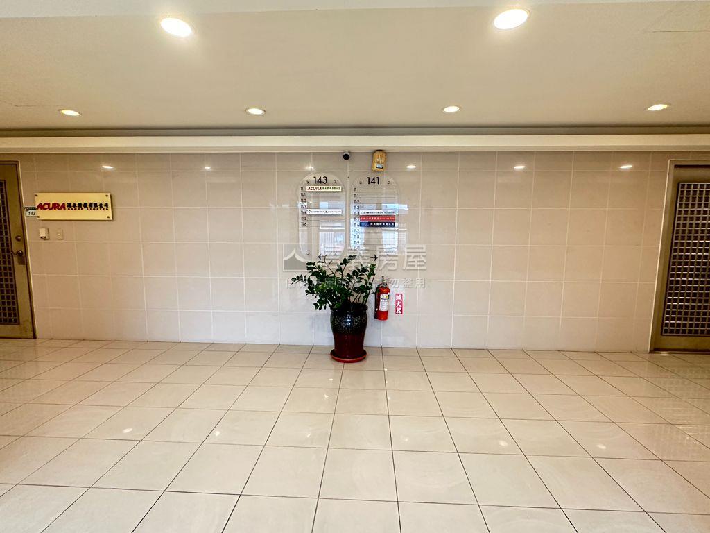 專任新寶帷幕高樓美景房屋室內格局與周邊環境