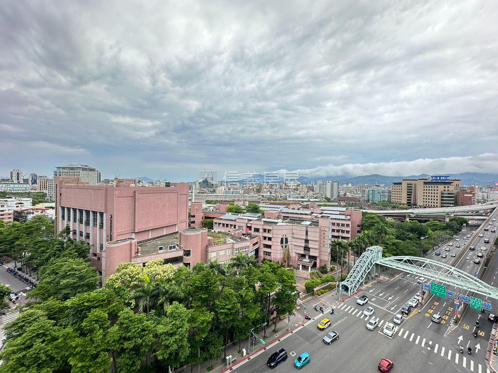 專任新寶帷幕高樓美景房屋室內格局與周邊環境