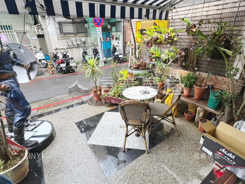 華榮金店面房屋室內格局與周邊環境