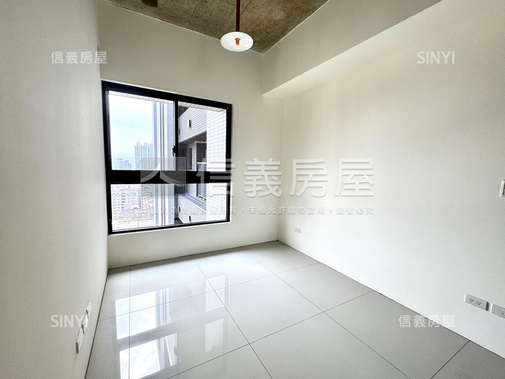 ★國泰朋．次頂河景雙車位房屋室內格局與周邊環境