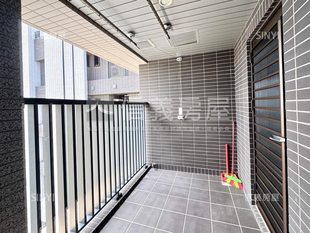 ★國泰朋．次頂河景雙車位房屋室內格局與周邊環境