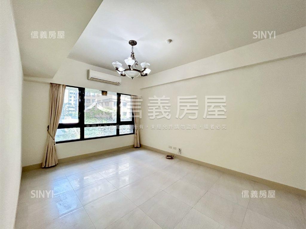 橘園中庭視野稀有四房車位房屋室內格局與周邊環境