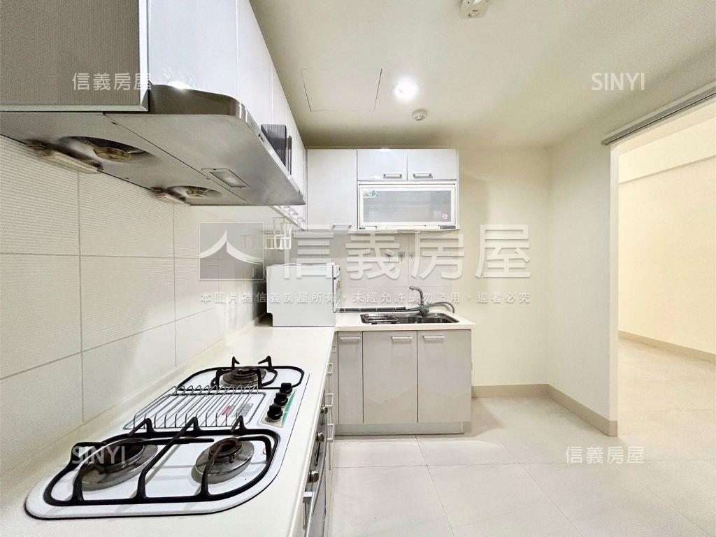 橘園中庭視野稀有四房車位房屋室內格局與周邊環境