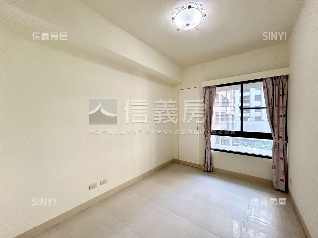 橘園中庭視野稀有四房車位房屋室內格局與周邊環境