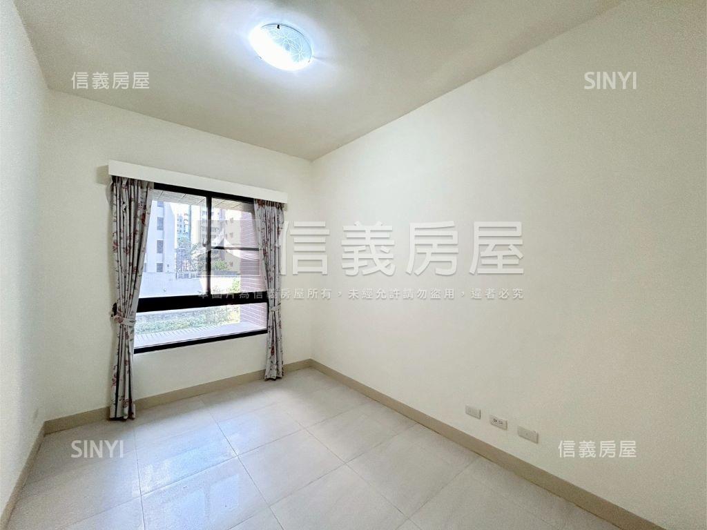 橘園中庭視野稀有四房車位房屋室內格局與周邊環境