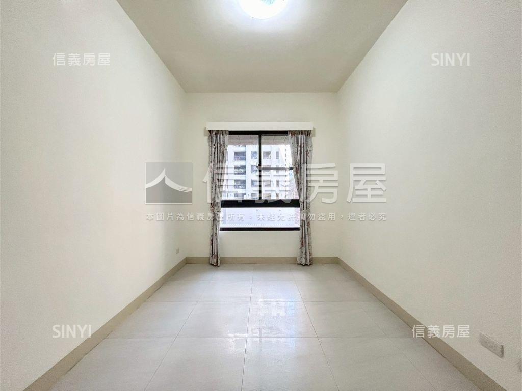 橘園中庭視野稀有四房車位房屋室內格局與周邊環境