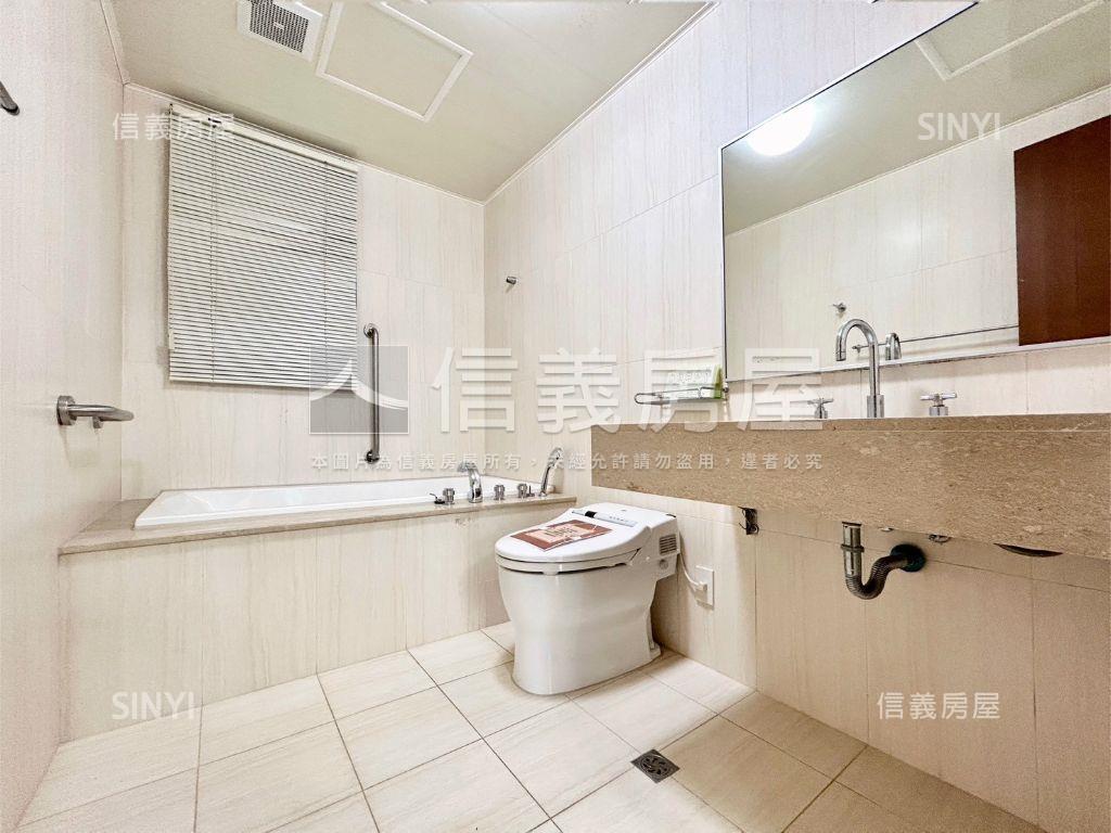 橘園中庭視野稀有四房車位房屋室內格局與周邊環境