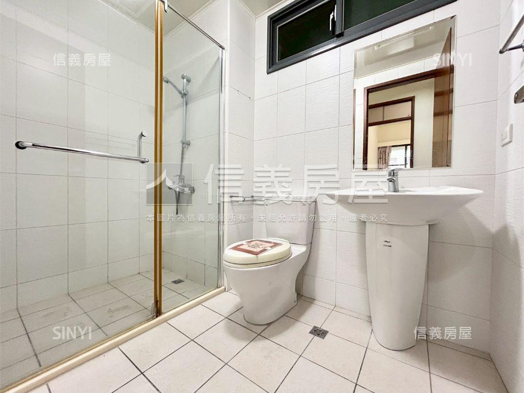 橘園中庭視野稀有四房車位房屋室內格局與周邊環境