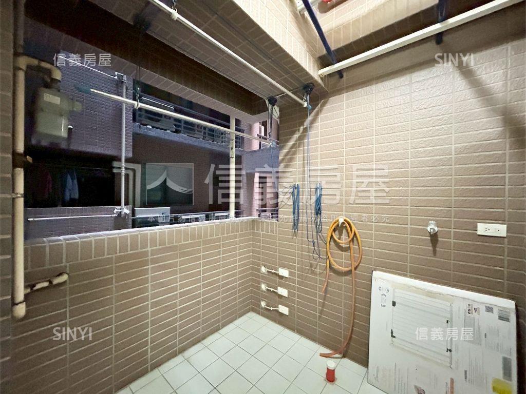 橘園中庭視野稀有四房車位房屋室內格局與周邊環境