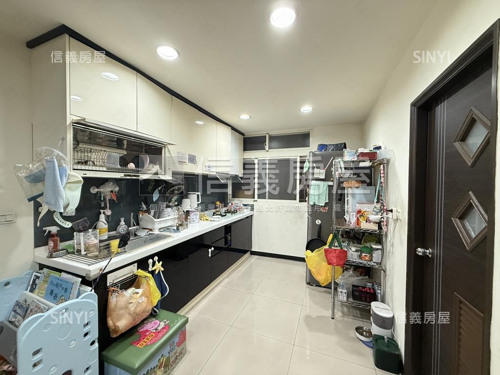 近捷運溫馨公寓二樓房屋室內格局與周邊環境